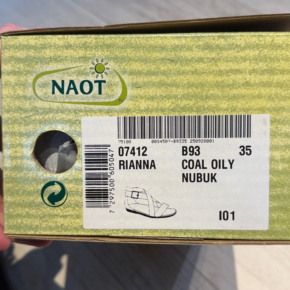 Naot Rianna Coal Oily Nubuk Size 35 NWT - Picture 8 of 10